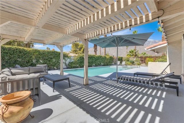 1413 Caleta Way East, Palm Springs, CA 92262