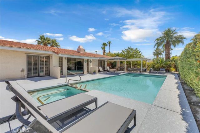 1413 Caleta Way East, Palm Springs, CA 92262