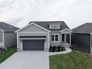 1516 SW Arborpark Terrace, Lee's Summit, MO 64082