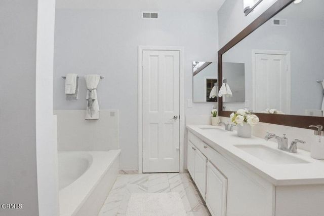 10327 Missouri Avenue 102, Los Angeles, CA 90025