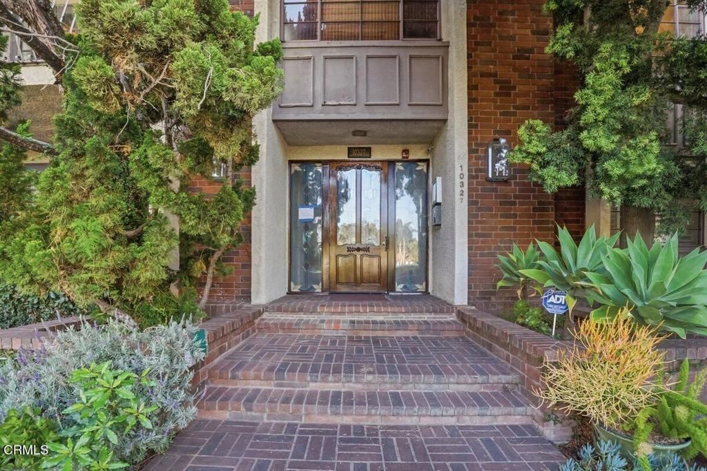 10327 Missouri Avenue 102, Los Angeles, CA 90025