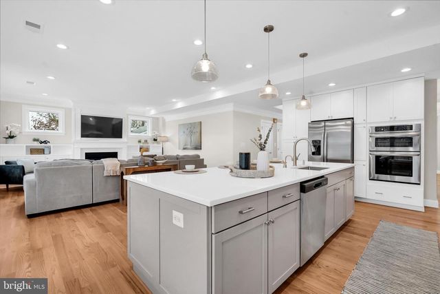 3925 DECATUR AVE, Kensington, MD 20895