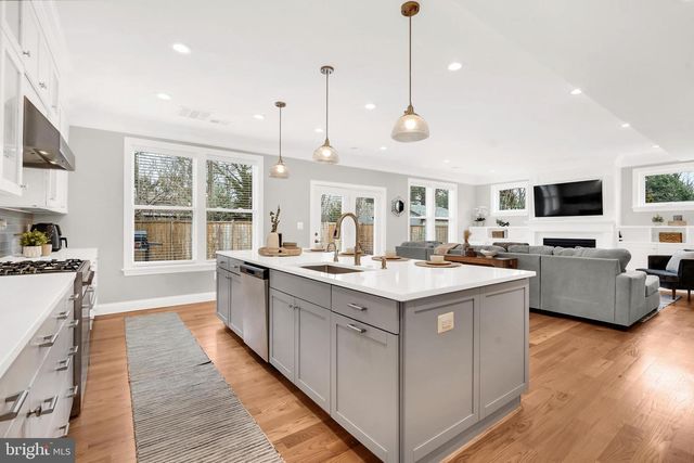 3925 DECATUR AVE, Kensington, MD 20895