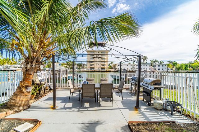 8335 E Crespi Blvd 4, Miami Beach, FL 33141