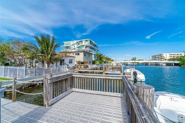 8335 E Crespi Blvd 4, Miami Beach, FL 33141