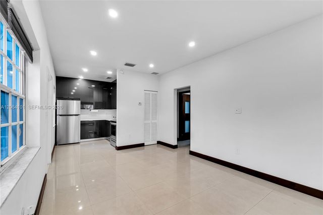 8335 E Crespi Blvd 4, Miami Beach, FL 33141