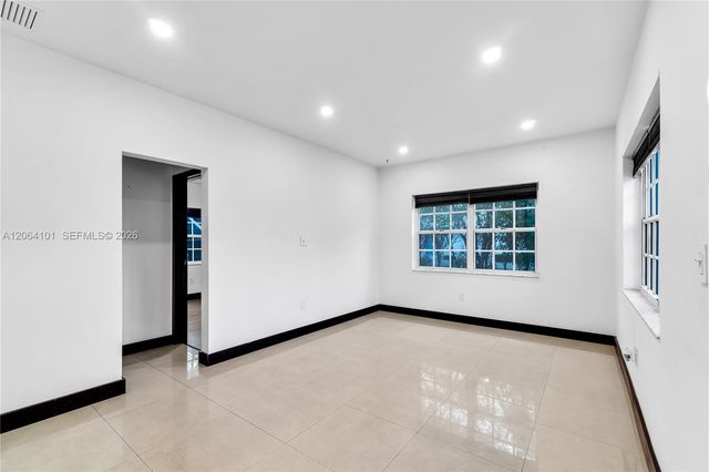 8335 E Crespi Blvd 4, Miami Beach, FL 33141