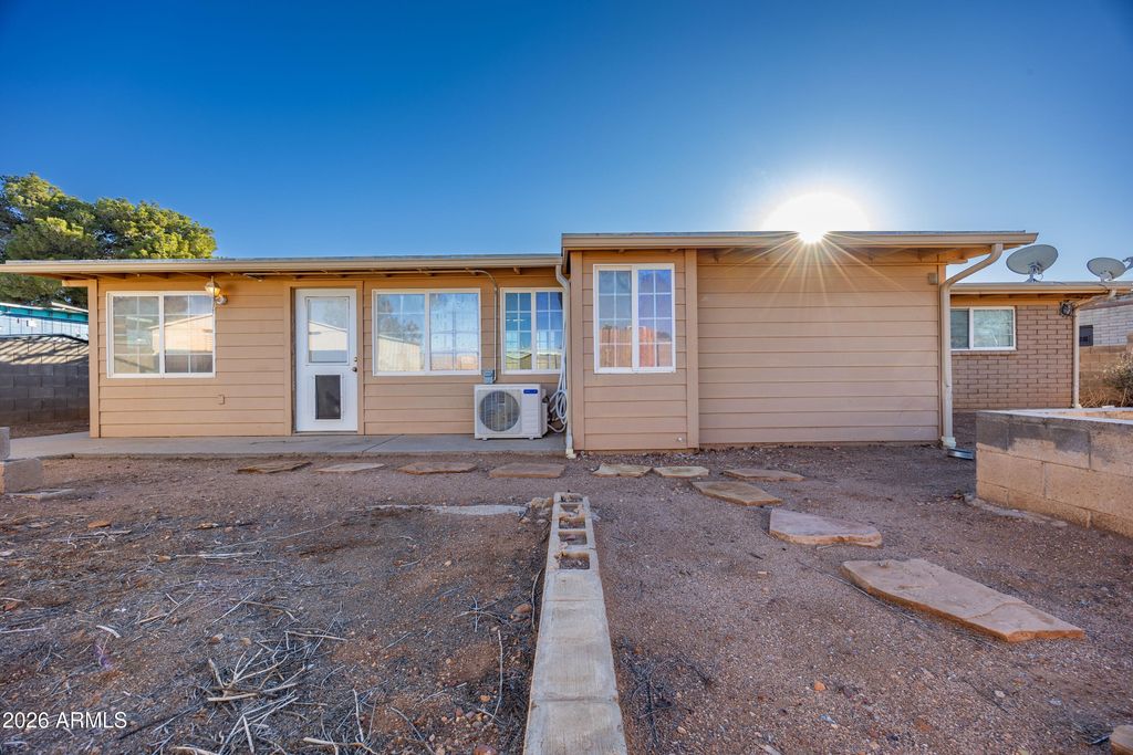 Image 7 of property listing at 209 ELGIN Street, Huachuca City, AZ 85616
