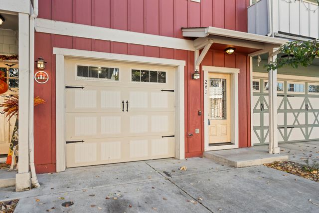 241 Cherry Bark Lane, Medford, OR 97501