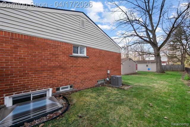 9913 Arcola Street, Livonia, MI 48150