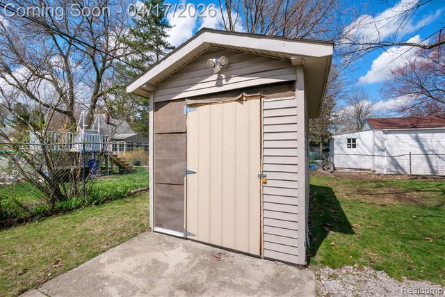 9913 Arcola Street, Livonia, MI 48150