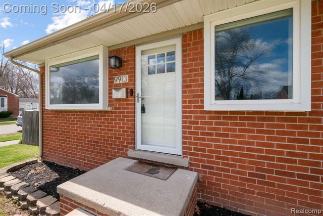 9913 Arcola Street, Livonia, MI 48150