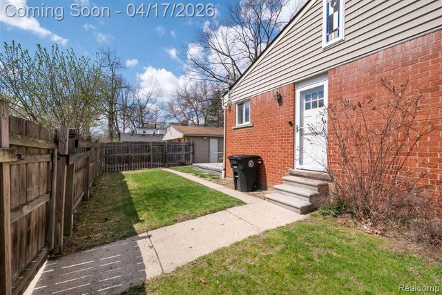 9913 Arcola Street, Livonia, MI 48150