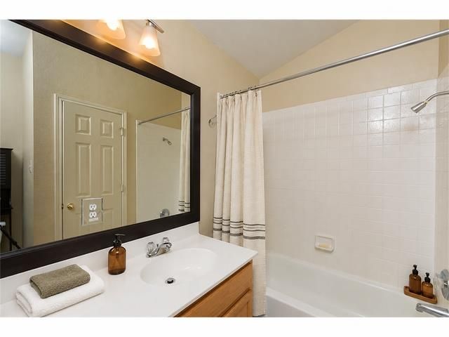 11701 Raymond C Ewry LN, Austin, TX 78748