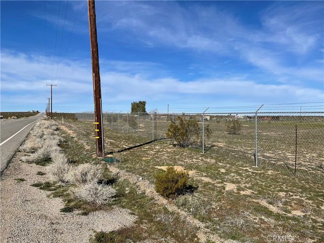 196 Ave G, Lancaster, CA 93535
