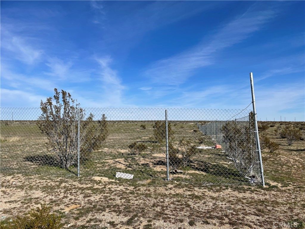 196 Ave G, Lancaster, CA 93535