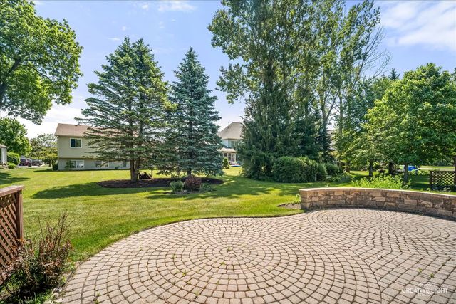 220 Barn Swallow Drive, Woodstock, IL 60098
