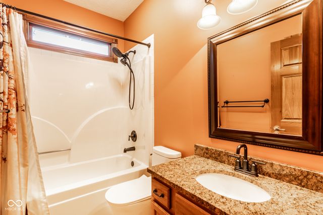 6562 English Oak Lane, Avon, IN 46123