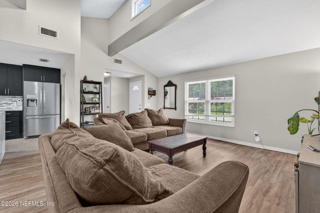 253 DEERWOOD Circle E, Middleburg, FL 32068