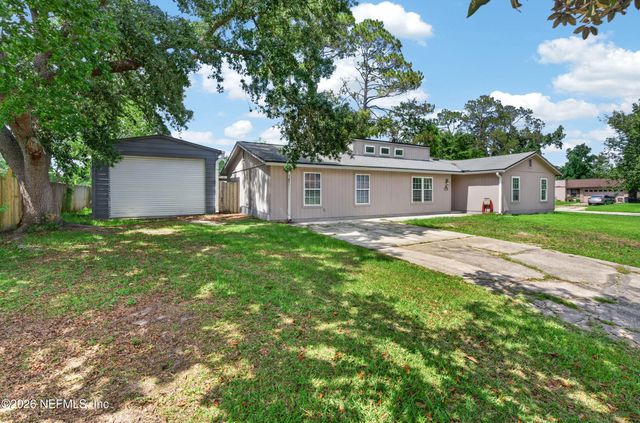 253 DEERWOOD Circle E, Middleburg, FL 32068