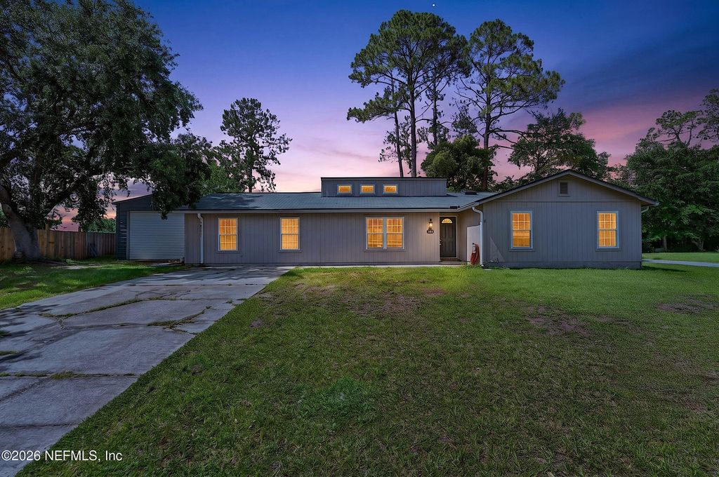 253 DEERWOOD Circle E, Middleburg, FL 32068
