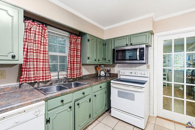 732 Valley Trail, Macon, GA 31204