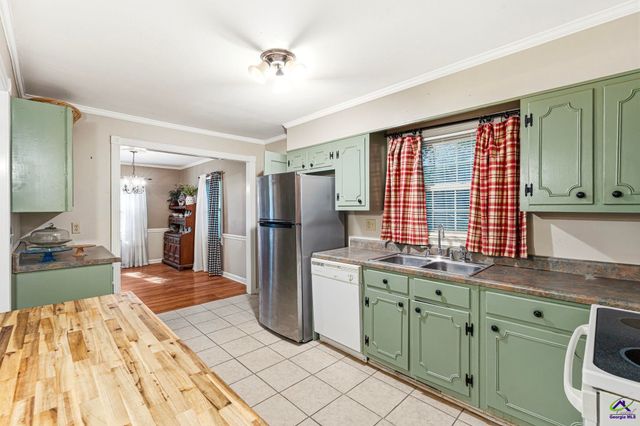 732 Valley Trail, Macon, GA 31204