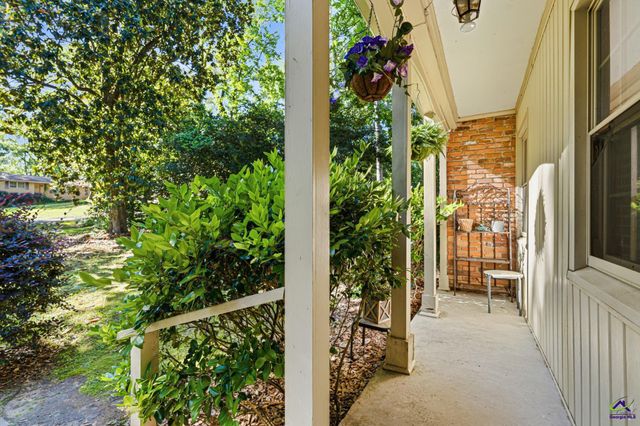 732 Valley Trail, Macon, GA 31204