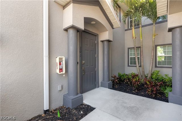 12061 Santaluz DR 201, Fort Myers, FL 33913