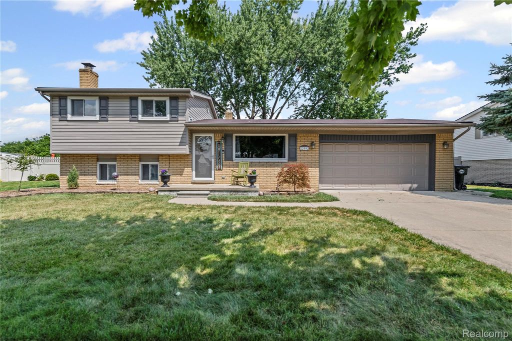 22092 Nelson Street, Woodhaven, MI 48183