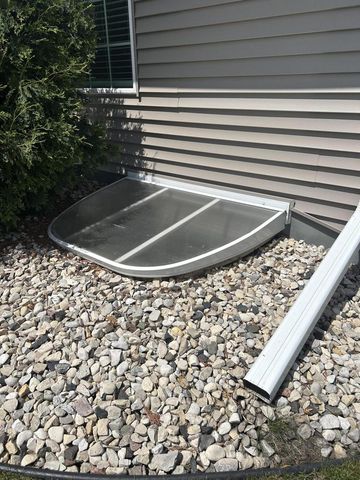 1341 S Wilson AVENUE #10-4, Hartford, WI 53027