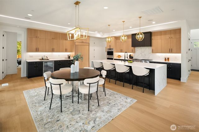 13698 NE 83rd Street, Redmond, WA 98052