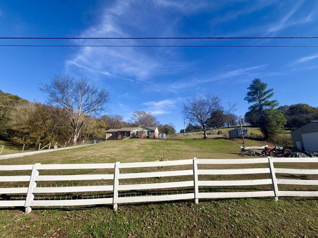 255 Saint Marys Rd, Buffalo Valley, TN 38548