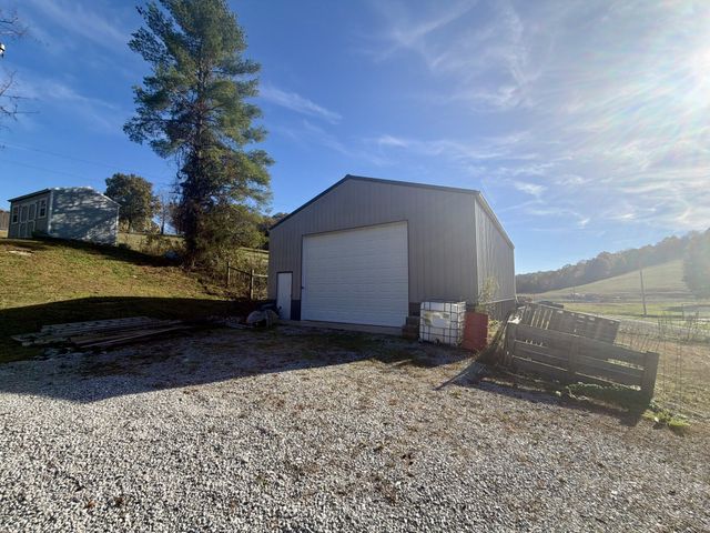 255 Saint Marys Rd, Buffalo Valley, TN 38548