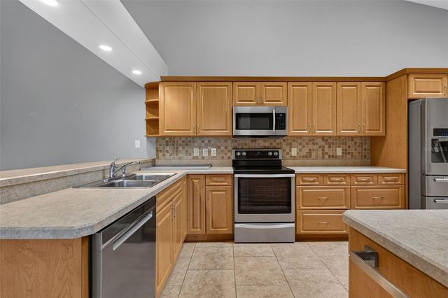 39650 US HIGHWAY 19 N 651, Tarpon Springs, FL 34689