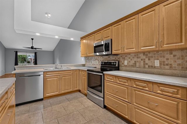 39650 US HIGHWAY 19 N 651, Tarpon Springs, FL 34689
