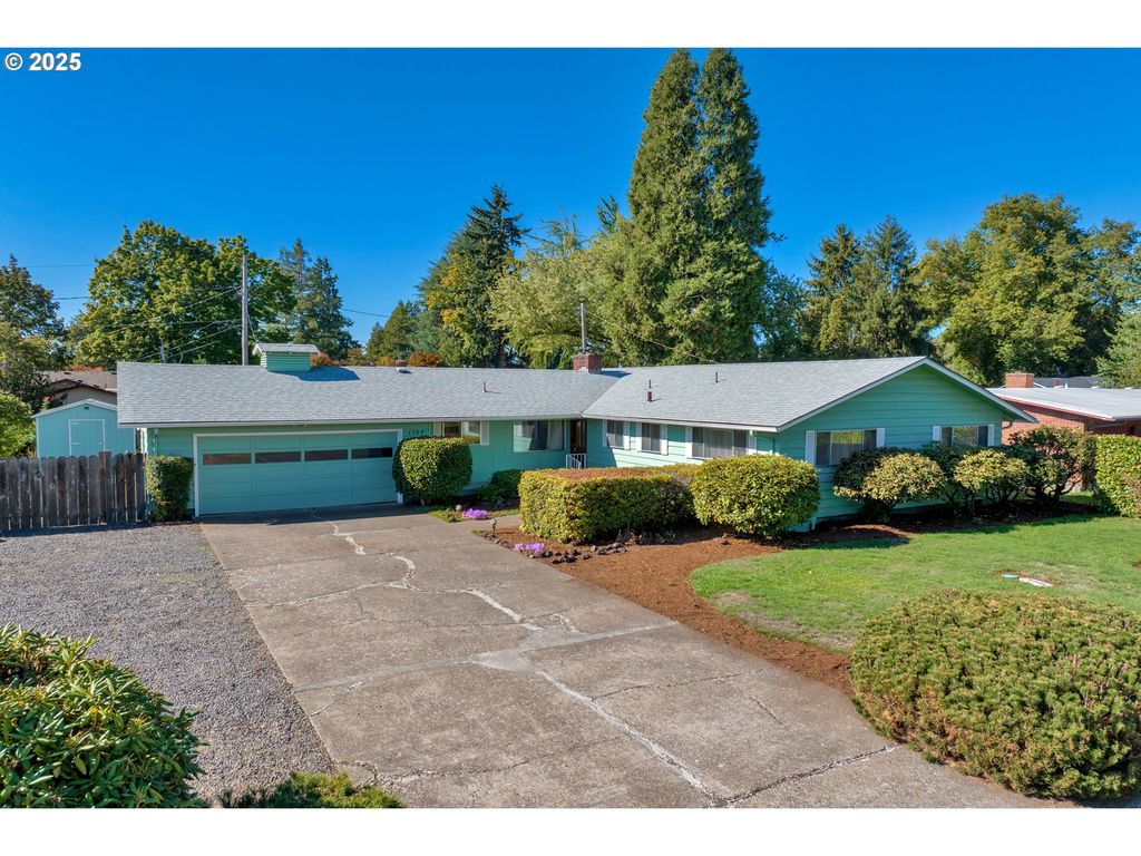 1764 DALTON Dr, Eugene, OR 97404