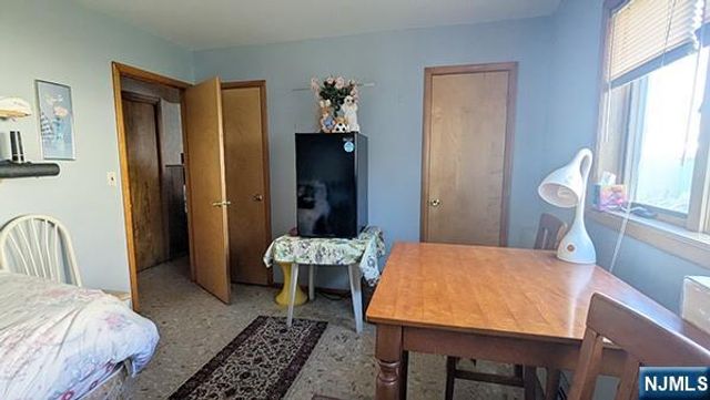33 William Street, Wallington, NJ 07057