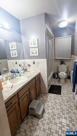 33 William Street, Wallington, NJ 07057