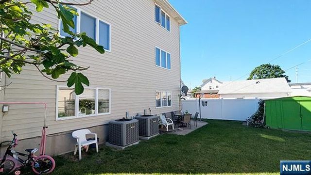33 William Street, Wallington, NJ 07057