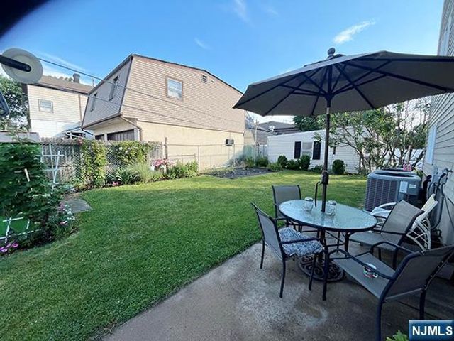 33 William Street, Wallington, NJ 07057