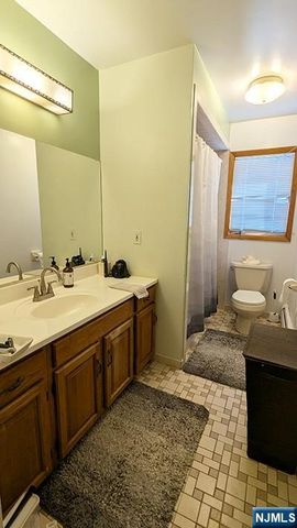 33 William Street, Wallington, NJ 07057
