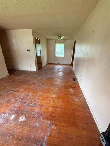 801 Lotus Avenue, Midwest City, OK 73130
