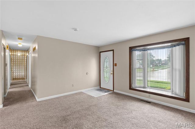 2303 Broken Horse Lane, St Louis, MO 63129