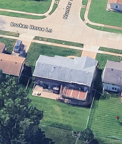 2303 Broken Horse Lane, St Louis, MO 63129