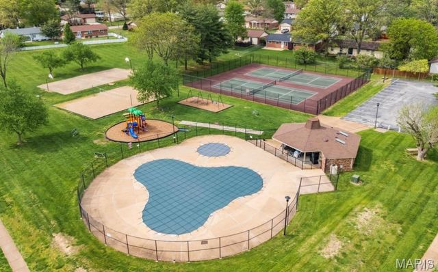 2303 Broken Horse Lane, St Louis, MO 63129