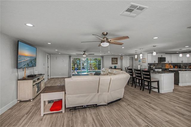 121 SINCLAIR STREET SE, Port Charlotte, FL 33952