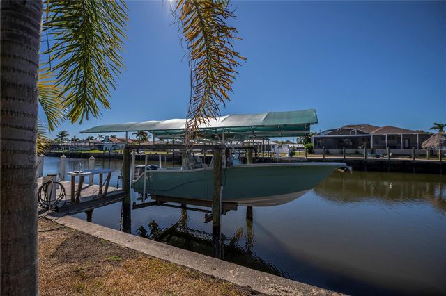 121 SINCLAIR STREET SE, Port Charlotte, FL 33952