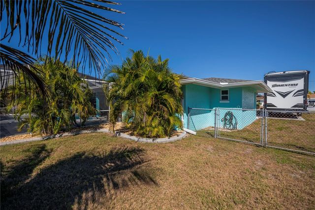 121 SINCLAIR STREET SE, Port Charlotte, FL 33952