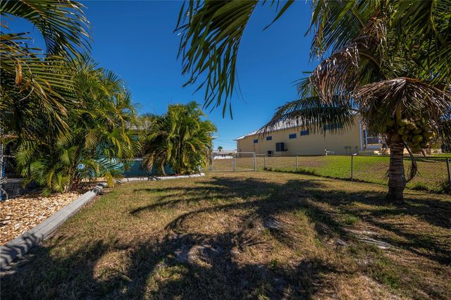 121 SINCLAIR STREET SE, Port Charlotte, FL 33952